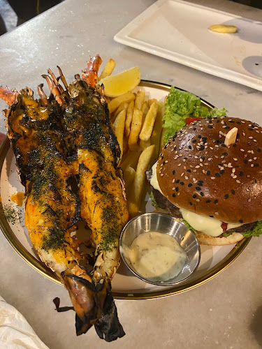 Opinii despre Flyover Burger & Steak Kemaman în Chukai - Gastronomi dan perhotelan