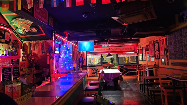 Opinii despre Bernie's Bar/Pub în Melaka - Gastronomi dan perhotelan