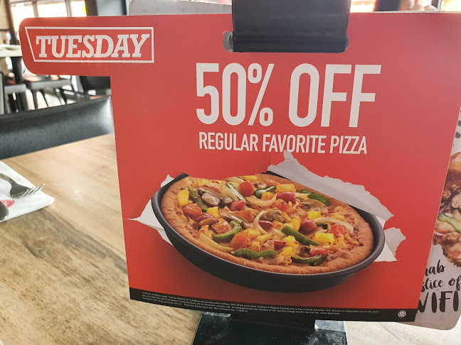 Pizza Hut - Gastronomi dan perhotelan