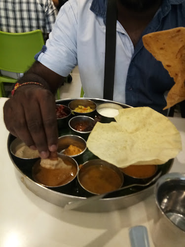 Restaurant Saravanaa Bhavan Brickfields - Gastronomi dan perhotelan