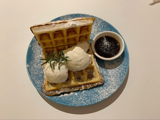 Eggxcite Cafe - Gastronomi dan perhotelan