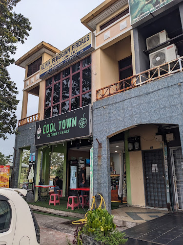 Coconut Shake Cool Town Seksyen 7 - Gastronomi dan perhotelan
