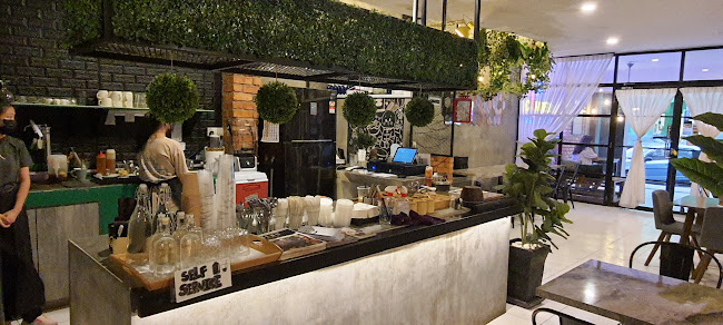 CAMPER 1991 - Gastronomi dan perhotelan