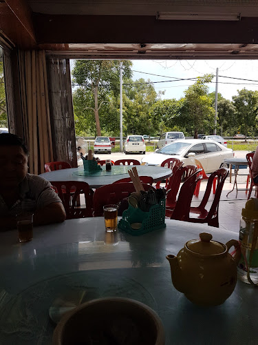 Opinii despre Hak Mun Restaurant în Pusing - Gastronomi dan perhotelan