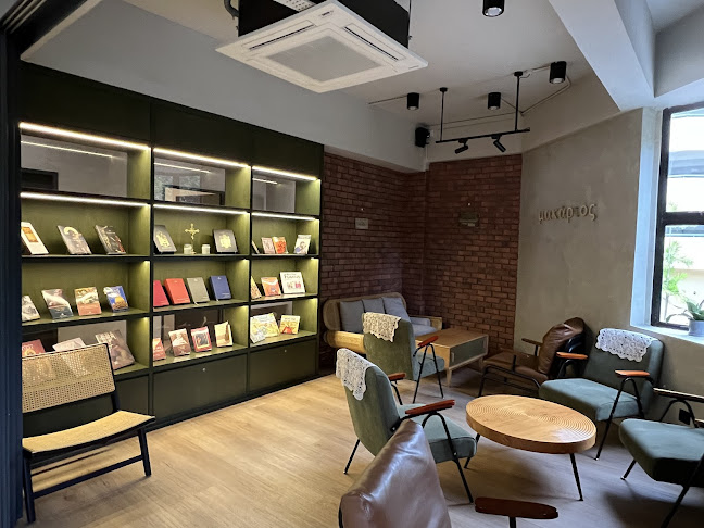 Makarios Book Café - Gastronomi dan perhotelan