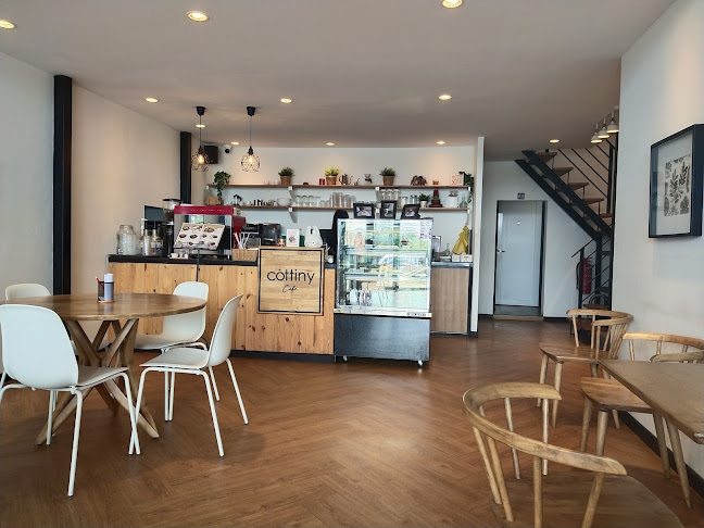 Cottiny Cafe 코티니 카페 - Gastronomi dan perhotelan