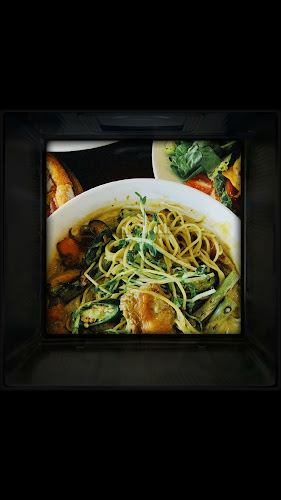 Roots Mount Austin (Relocating, To be announced) - Gastronomi dan perhotelan