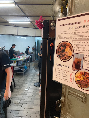 98, Jln Padungan, 93100 Kuching, Sarawak