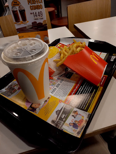 McDonald's Litrak DT - Gastronomi dan perhotelan