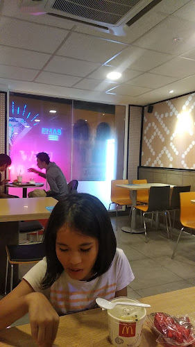 McDonald's - Gastronomi dan perhotelan