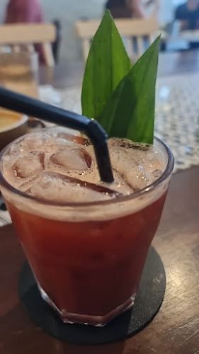 The Replacement - Lodge & Kitchen - Gastronomi dan perhotelan