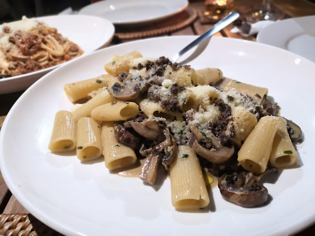 Gusto Food & Wine Cucina Italiana - Gastronomi dan perhotelan