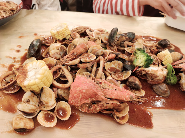 TAKIR SHELLOUT - Gastronomi dan perhotelan