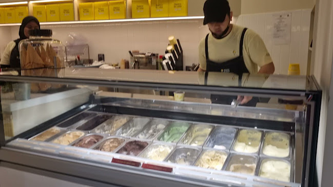 Inside Scoop AEON Mall Bukit Indah