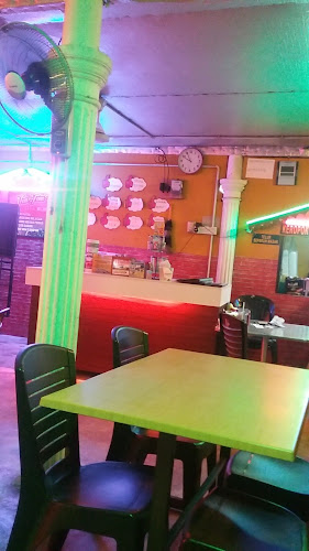 Rusmani Thai Seafood - Gastronomi dan perhotelan