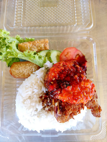 KEDAI KOPI KUNING & AYAM PENYET