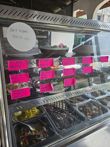 Warung Kak Long Ceri - Gastronomi dan perhotelan