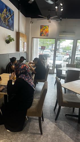 Vanakam India (Mount Austin) - Gastronomi dan perhotelan