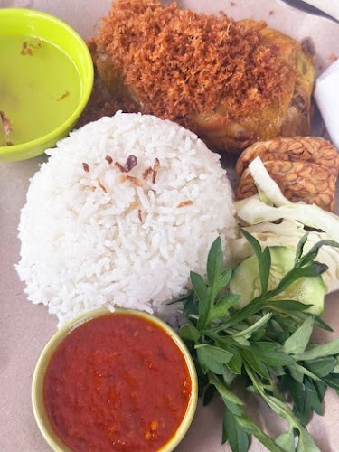 Kafe Najwa - Gastronomi dan perhotelan