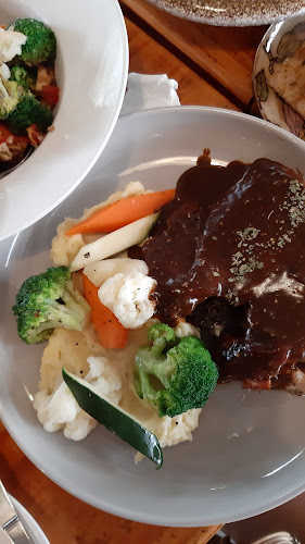 Fika Farmhouse - Gastronomi dan perhotelan