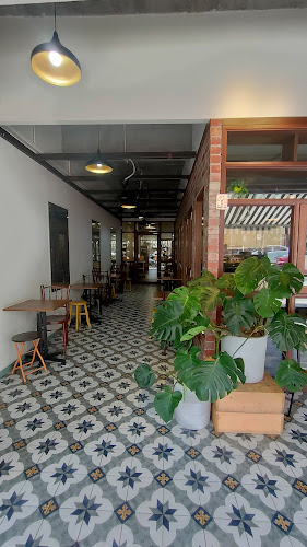 Groovitiam - Gastronomi dan perhotelan