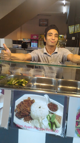 Opinii despre Rafie Cafe, Sibu în Sibu - Gastronomi dan perhotelan