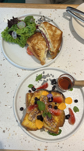 Cafe Bandit - Gastronomi dan perhotelan