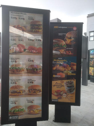 Comentarii opinii despre McDonald's Educity JB DT