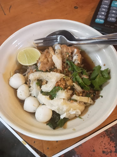 Opinii despre Manjung Utara Seafood în Seri Manjung - Gastronomi dan perhotelan