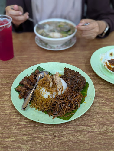 Opinii despre Selera Johor (Lontong Darat) JOH/BAH SYG 7395 în Alor Gajah - Gastronomi dan perhotelan