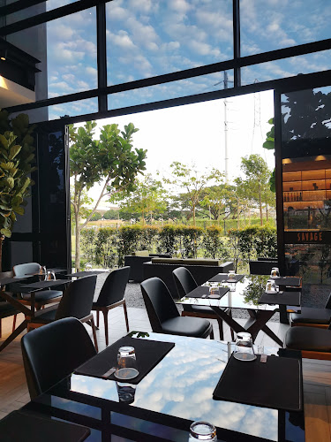 Savage Steakhouse - Gastronomi dan perhotelan