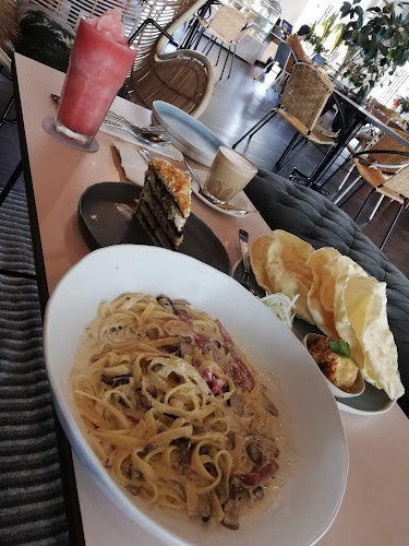 The Old Court House, Jalan Tun Abang Haji Openg, Kuching, 93000 Kuching, Sarawak