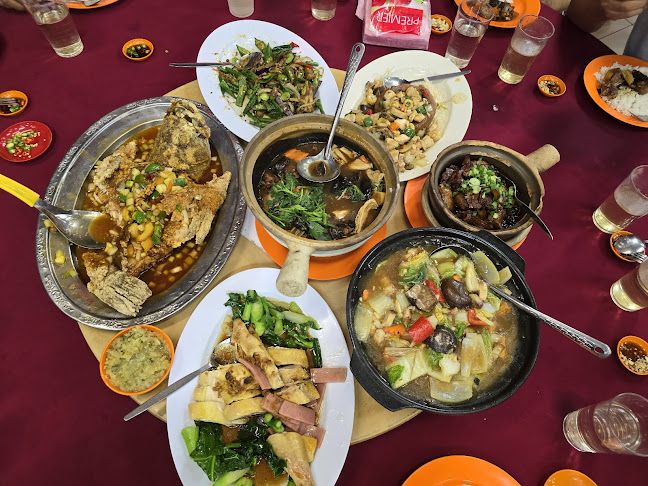 Alor Akar Seafood Restaurant