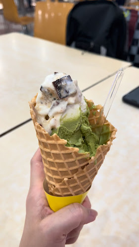 Inside Scoop AEON Mall Bukit Indah - Johor Bahru