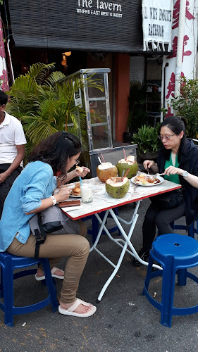 Old Trafford Burger - Gastronomi dan perhotelan