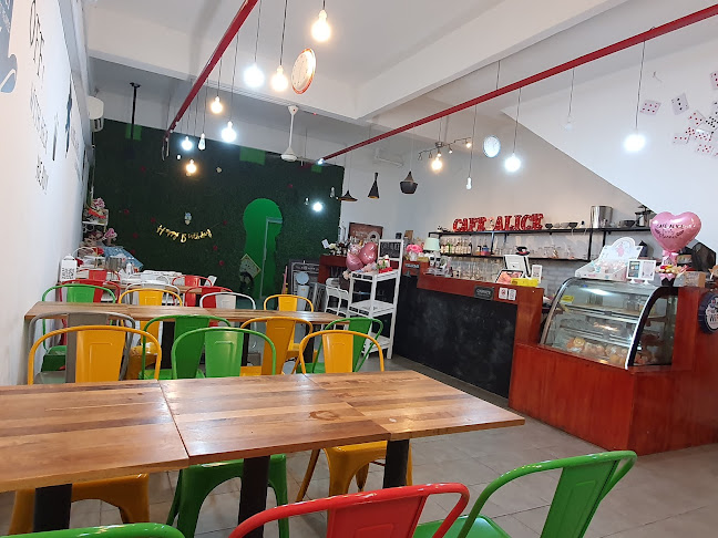 Cafe Alice