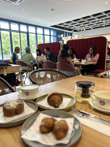 Frenche Roast Cafe (Molek) - Gastronomi dan perhotelan