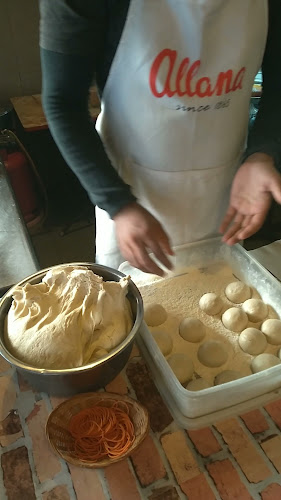 Restoran Samira Kelana Jaya - Gastronomi dan perhotelan