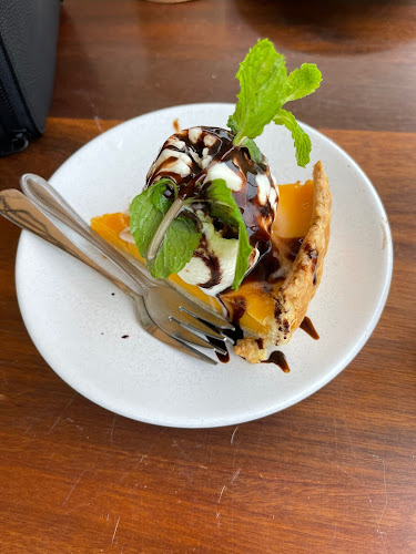 SWELL by Vamos - Gastronomi dan perhotelan