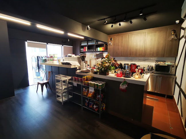 Comentarii opinii despre Shelter Sports & Games Cafe