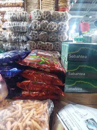 Anjung Kinabalu (AKINA Night Market) - Kota Kinabalu