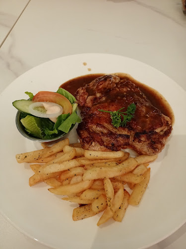 Opinii despre Unique Eatery Cafe în Bintulu - Gastronomi dan perhotelan