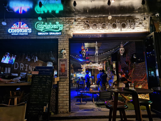 Serendipity Bar & Restaurant - Gastronomi dan perhotelan