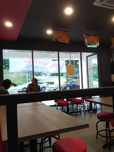 Domino's Putrajaya 2 - Gastronomi dan perhotelan
