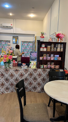 Tina’s Kitchen - Gastronomi dan perhotelan