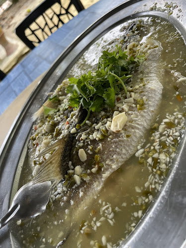 Opinii despre Restoran Makanan Laut Villa în Sitiawan - Gastronomi dan perhotelan