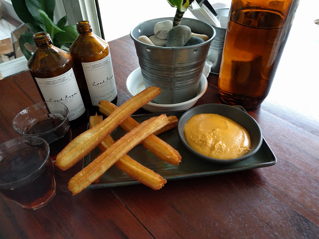 The Replacement - Lodge & Kitchen - Gastronomi dan perhotelan