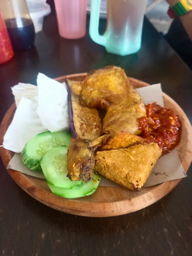 Nasi Berlauk - Gastronomi dan perhotelan