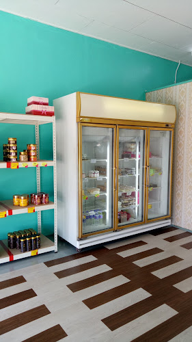 WAHILA CAKE AND BOUQUET