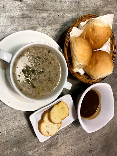 Opinii despre Anmour Cafe Bukit Indah în Johor Bahru - Gastronomi dan perhotelan